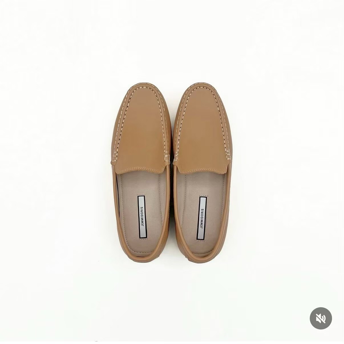 เช่าชุด Jemmidoris Classic Leather Loafer — Velvet Hour กรุงเทพ