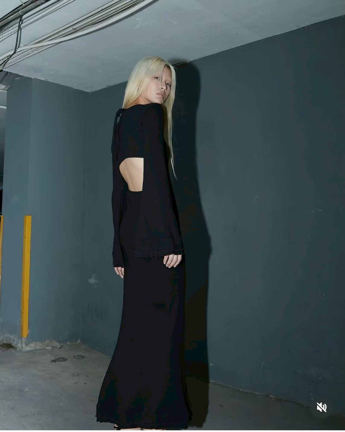 เช่าชุด Jemmidoris Open Back Maxi Dress — Velvet Hour กรุงเทพ