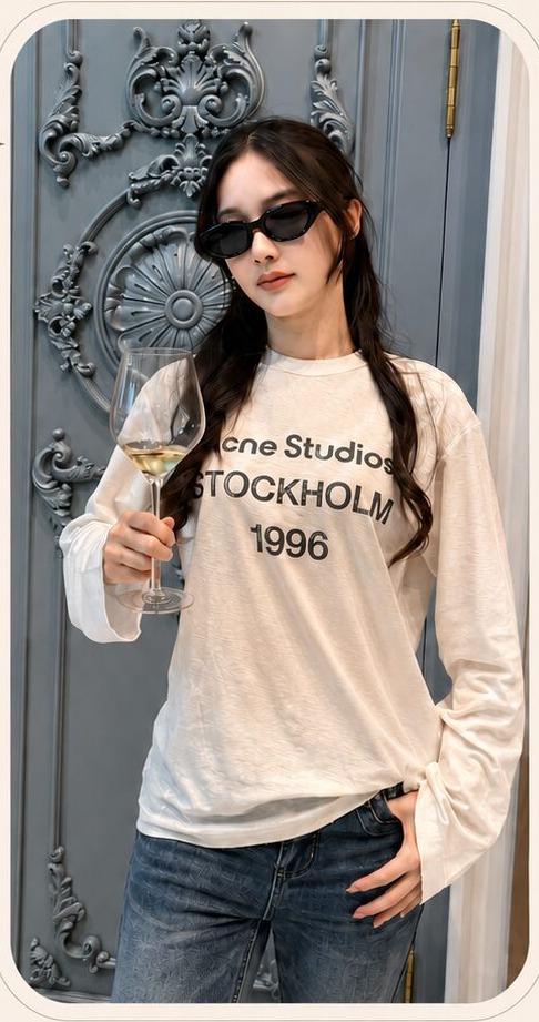 เช่าชุด Acne Studios 1996 Logo T-Shirt (Off White) — Velvet Hour กรุงเทพ